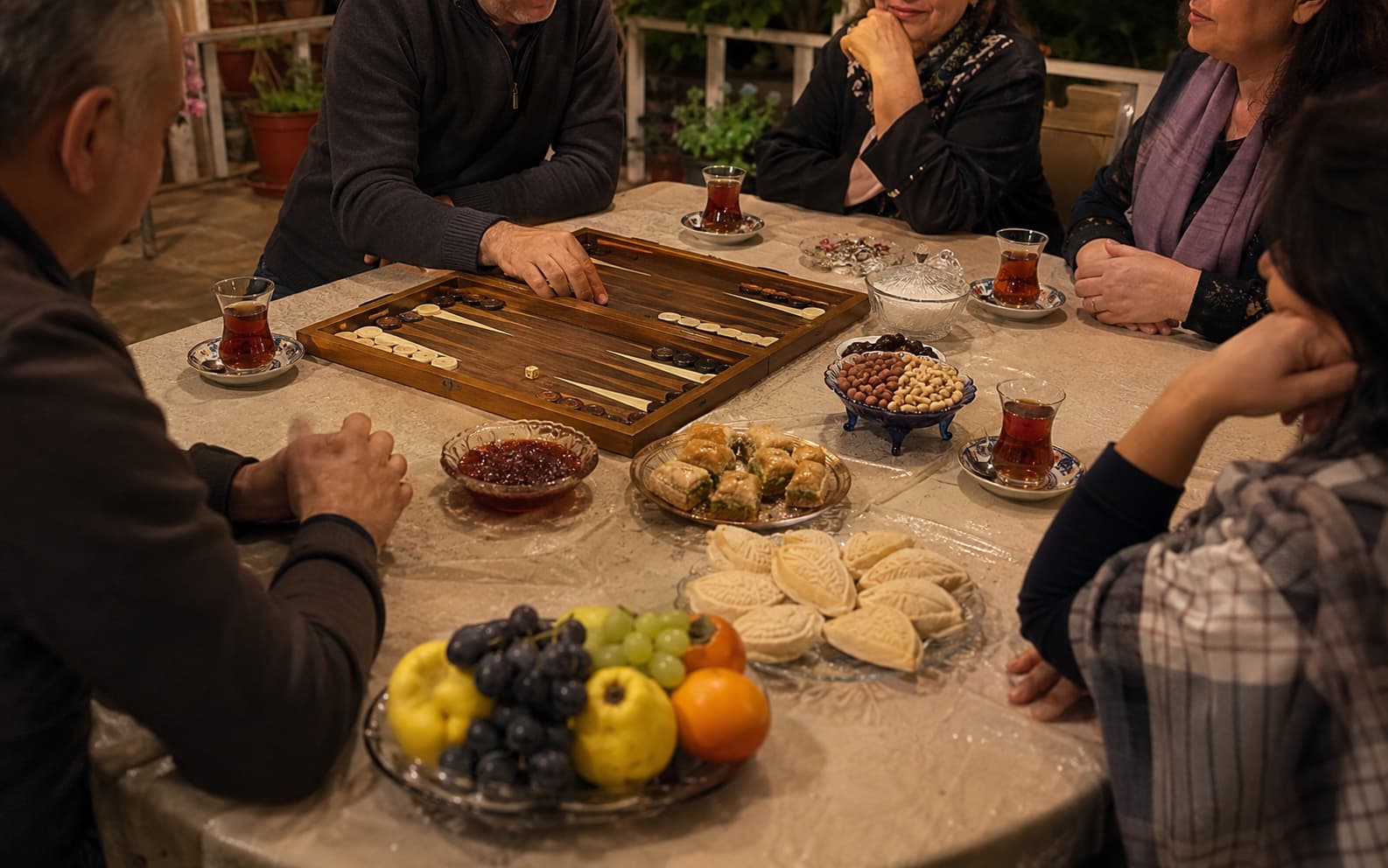 Aile çayı ve tavla
